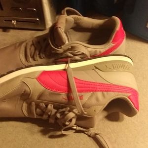 Puma sneakers no tags but brand new just off rack